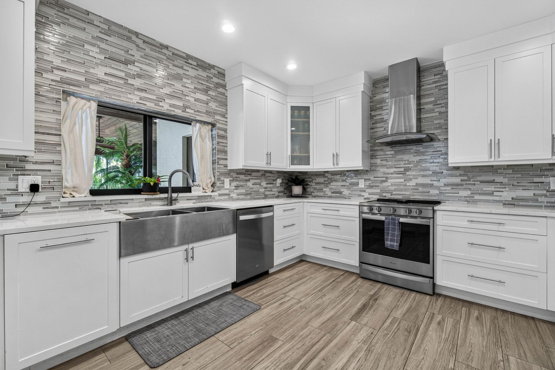 3725 Cypress Lake Drive, Lake Worth, FL 33467 Photo