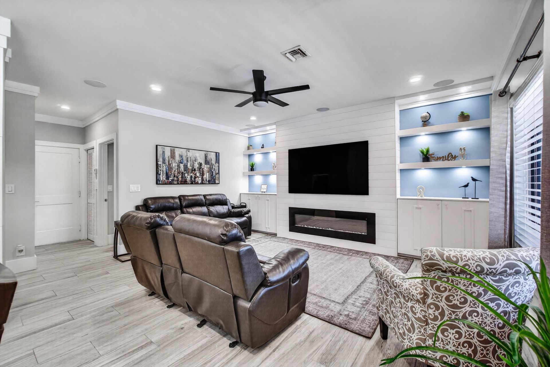 3725 Cypress Lake Drive, Lake Worth, FL 33467 Photo