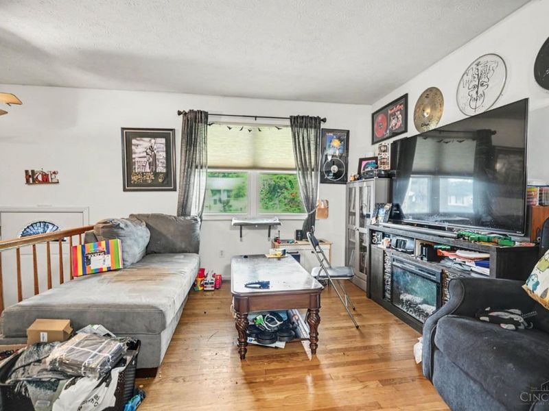 24 Judiann Court, Reading, OH 45215 Photo 2
