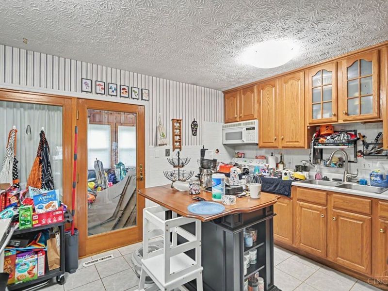 24 Judiann Court, Reading, OH 45215 Photo 4