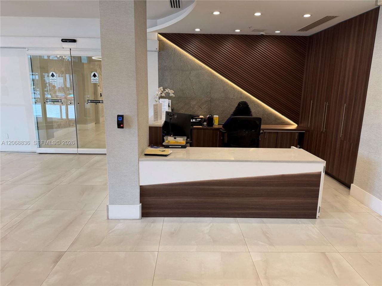 3001 S Ocean Dr , Unit 421, Hollywood, FL 33019 Photo