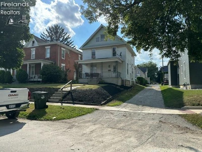 227 Franklin Street, Tiffin, OH 44883 Photo 2