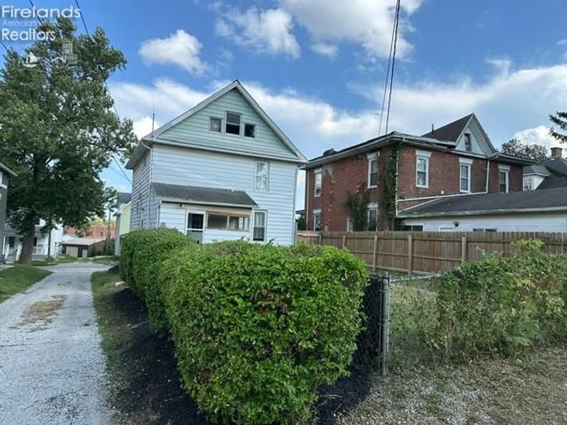 227 Franklin Street, Tiffin, OH 44883 Photo 4