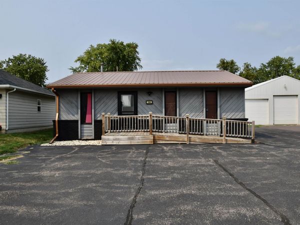 318 11th Street , Sibley, IA 51249