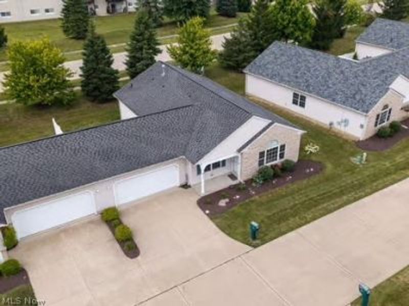 132 Arrow Court, Elyria, OH 44035 Photo 2