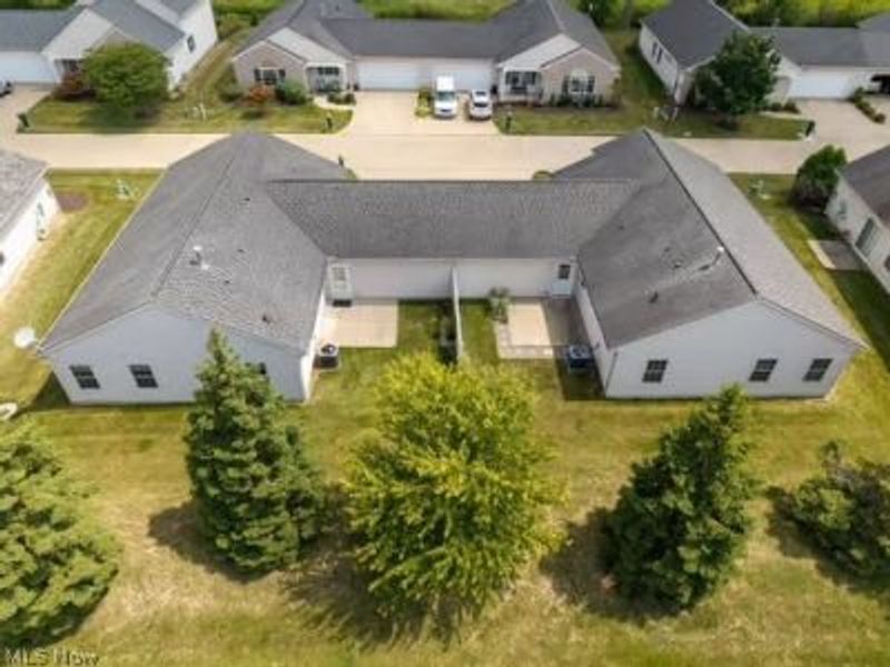 132 Arrow Court, Elyria, OH 44035 Photo 3
