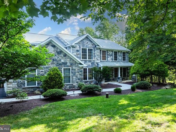 102 OVERLOOK ROAD, MORGANTOWN, PA 19543