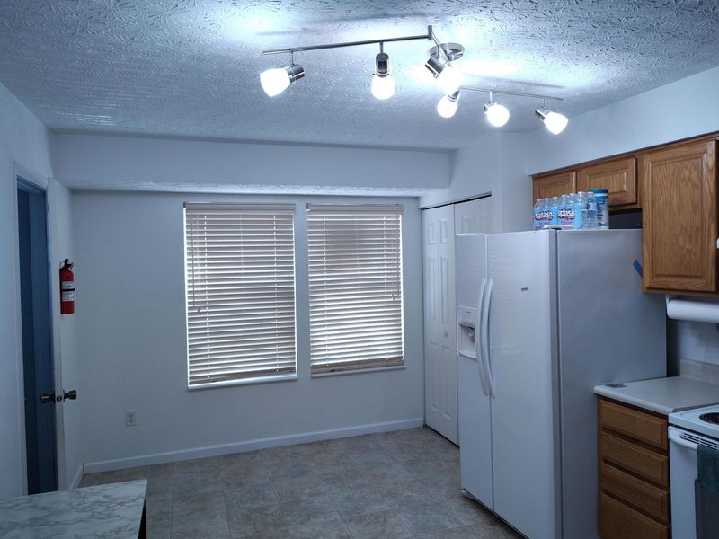 5888 Abernathy Lane, Unit 5888A, Columbus, OH 43232 Photo 8