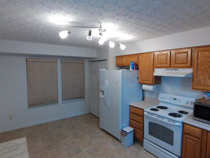 5888 Abernathy Lane, Unit 5888A, Columbus, OH 43232 Photo 9