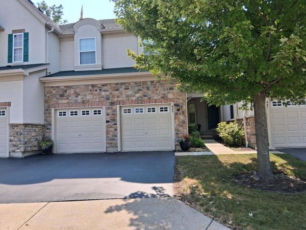 449 N Bay Tree Circle, Vernon Hills, IL 60061
