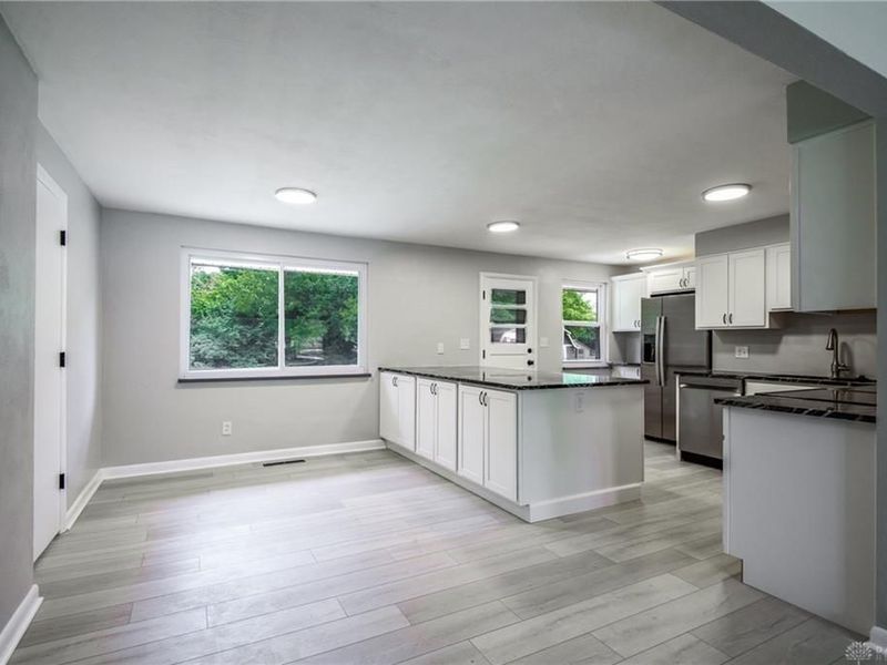 1191 Berna Lane, Kettering, OH 45429 Photo 9