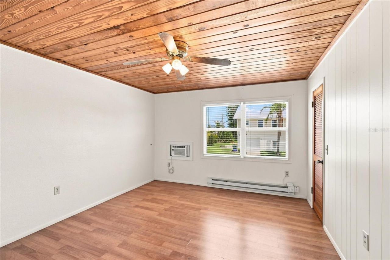 455 62nd Street, Holmes Beach, FL 34217 Photo