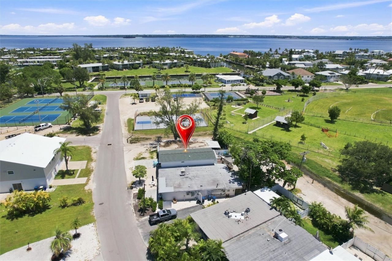 455 62nd Street, Holmes Beach, FL 34217 Photo