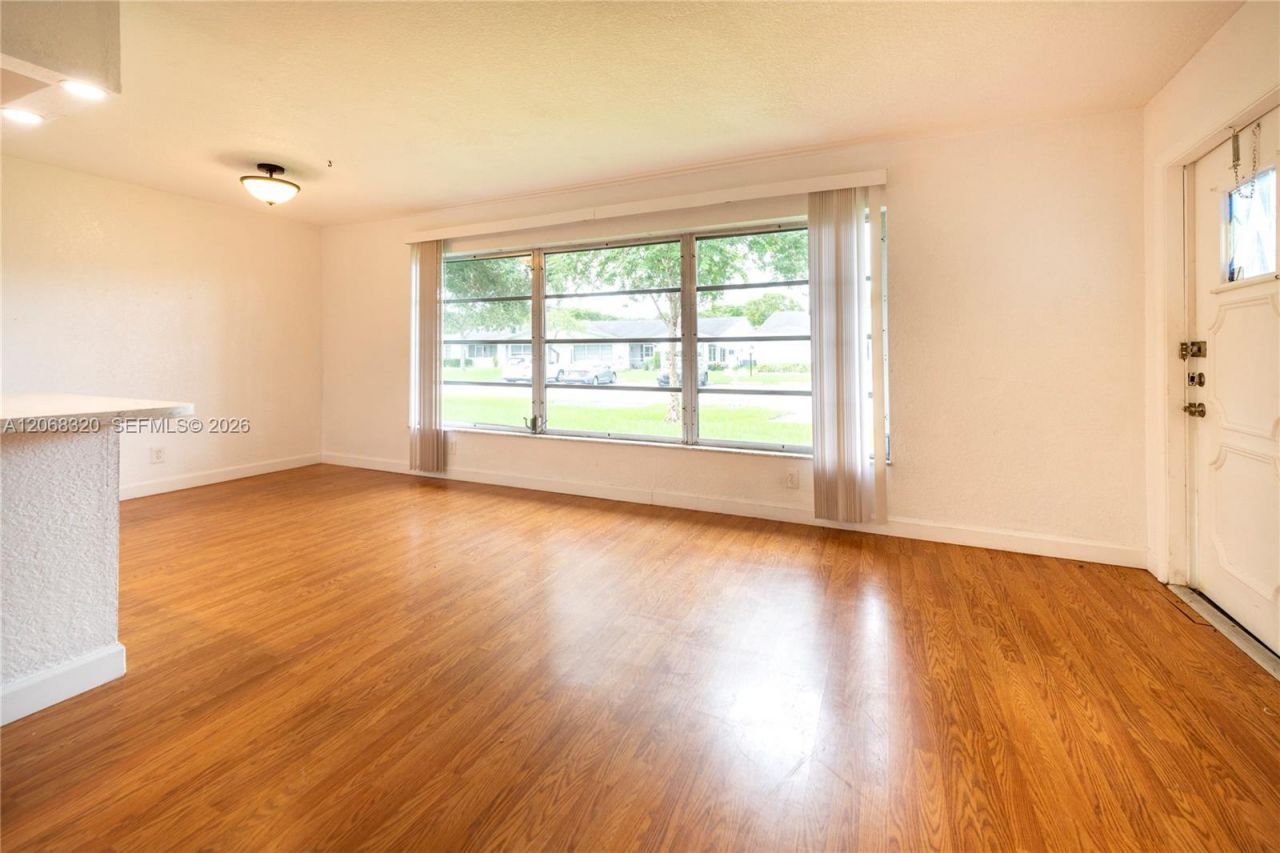 8555 NW 10th St , Unit B106, Plantation, FL 33322 Photo