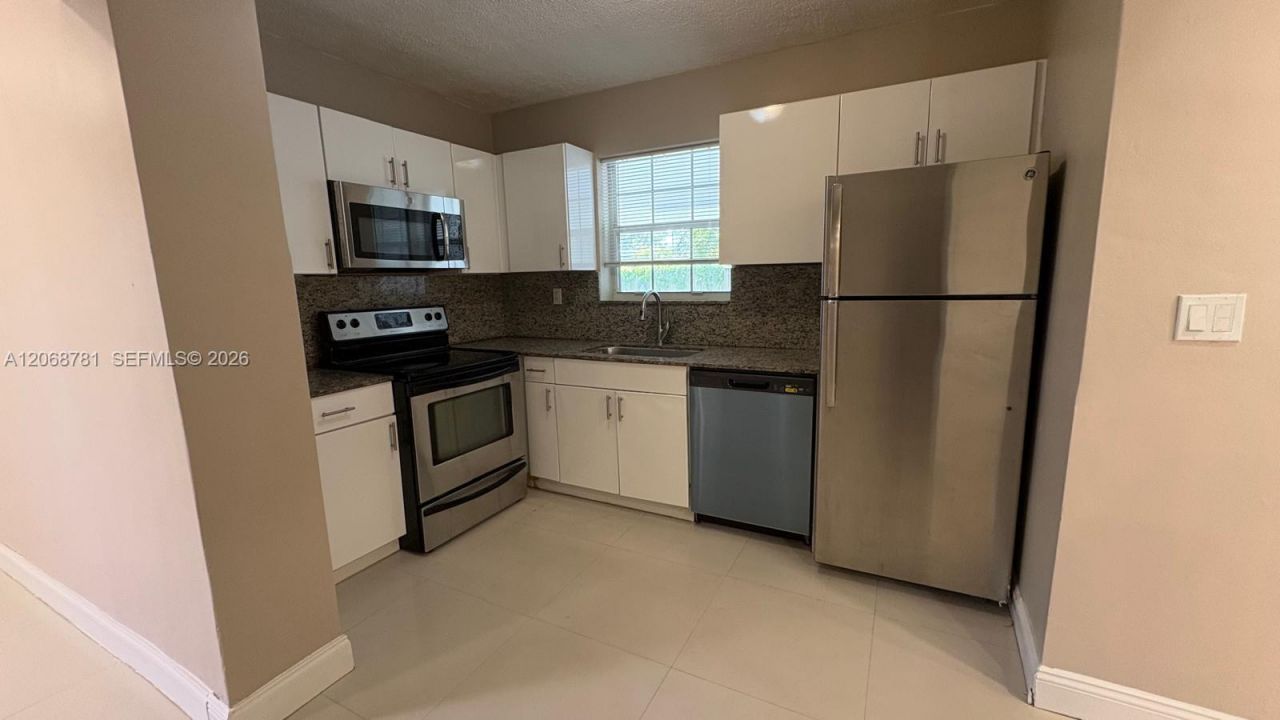 251 N 68th Ter, Unit 251, Hollywood, FL 33024 Photo