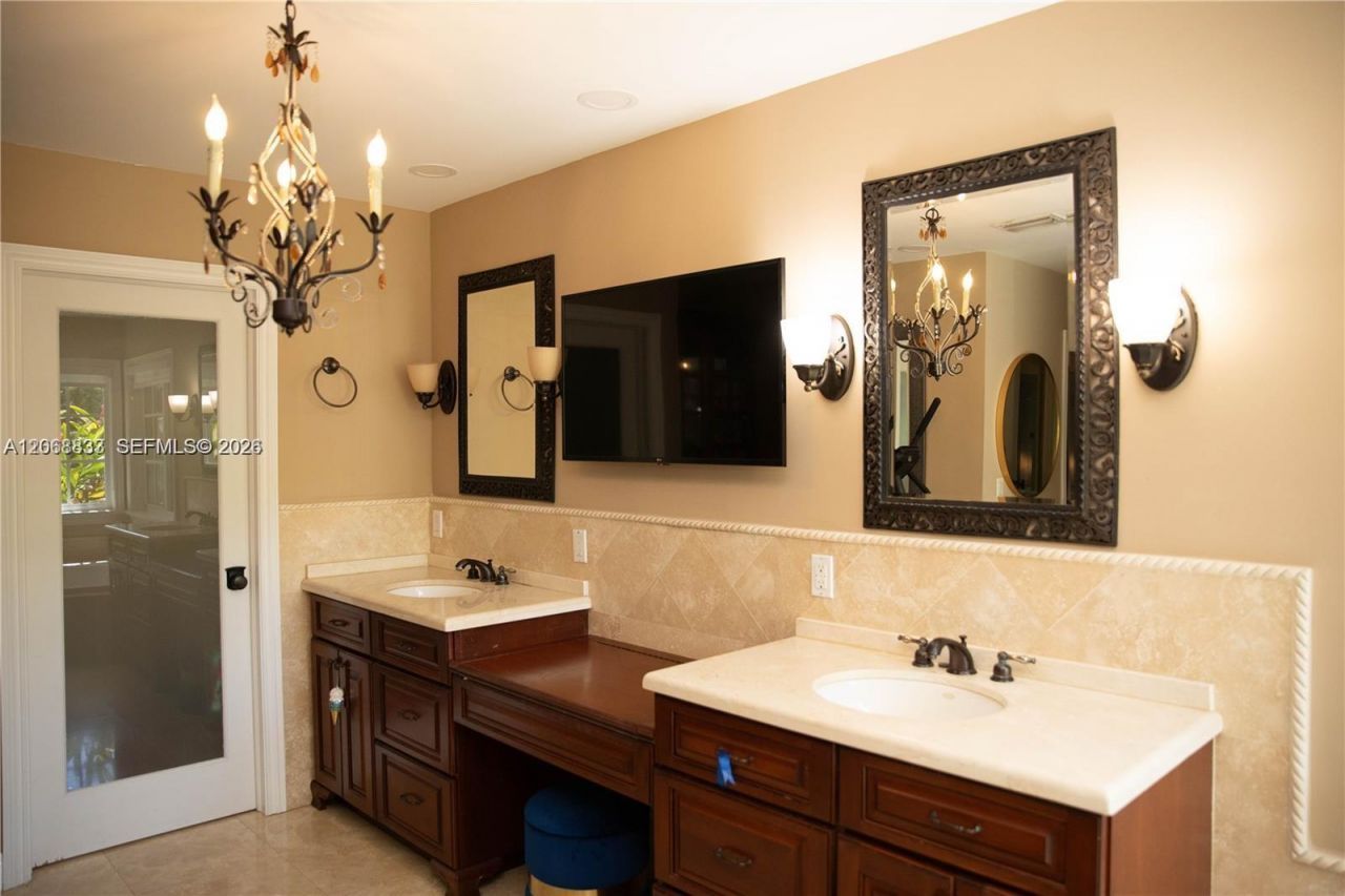 8305 SW 171st St , Palmetto Bay, FL 33157 Photo