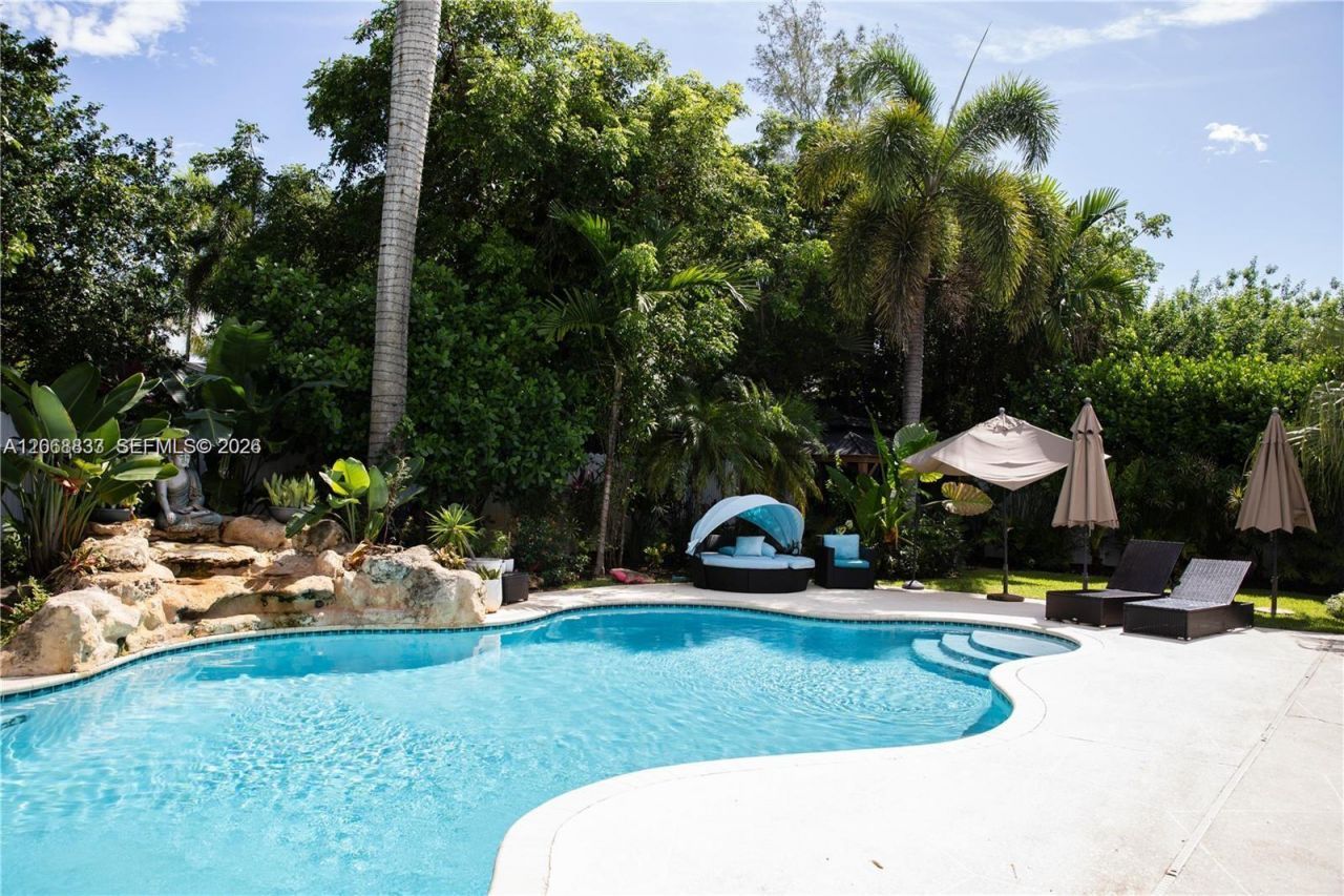 8305 SW 171st St , Palmetto Bay, FL 33157 Photo