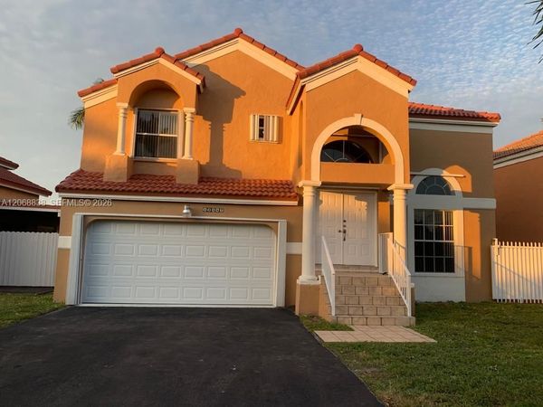 12447 NW 7th St , Miami, FL 33182