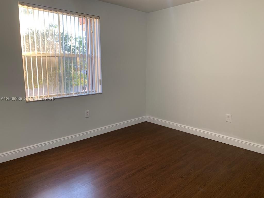 12447 NW 7th St , Miami, FL 33182 Photo