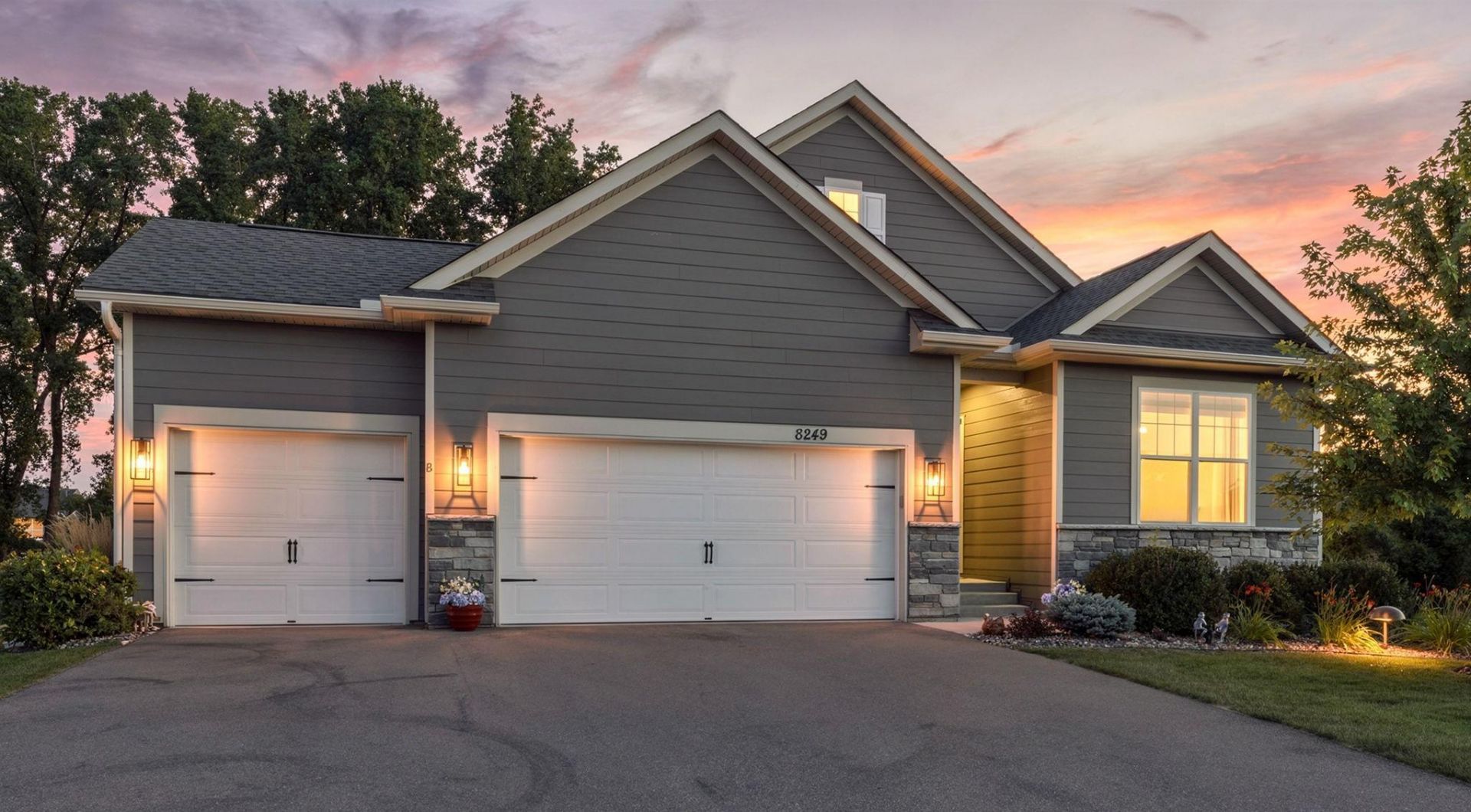 8249 183rd Street W, Lakeville, MN 55044 Main Photo