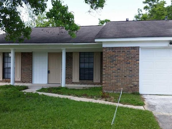 7106 Redondo Dr, Pensacola, FL 32526