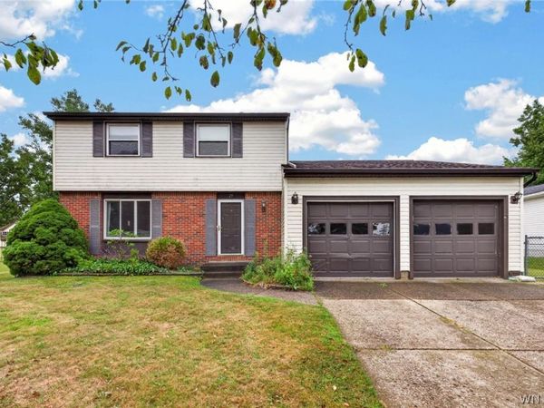 29 Woodgate Drive, Buffalo, NY 14227