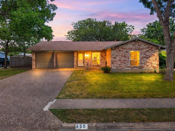 8511 Daleview DR, Austin, TX 78757