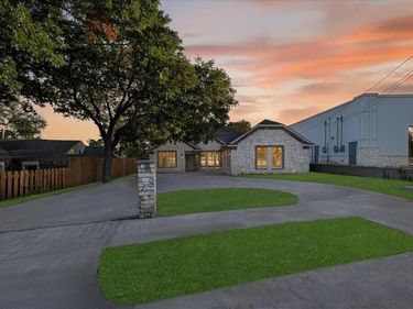 3532 W Jefferson Boulevard, Dallas, TX 75211