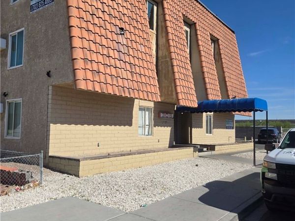 305 N 10th Street, Unit 33, Las Vegas, NV 89101
