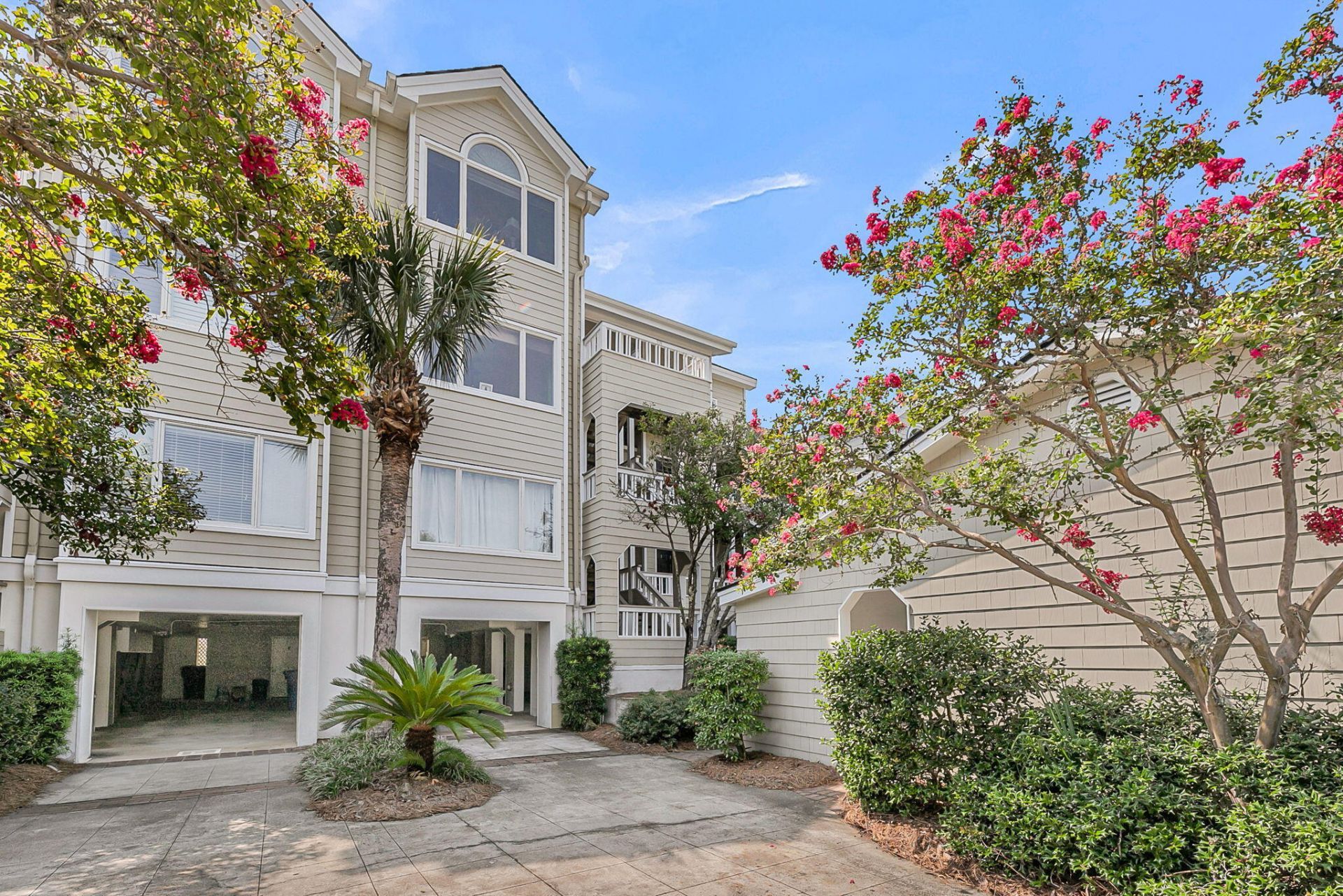 1551 Ben Sawyer Boulevard Photo 2