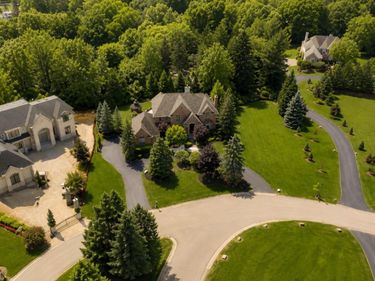 24750 Franklin Farms Drive, Franklin Village, Mi 48025