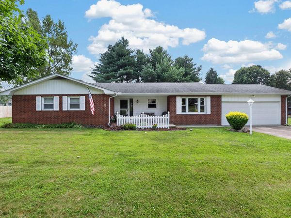 743 Carpico Drive NE, Lancaster, OH 43130