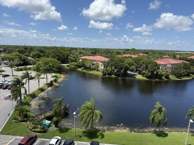 250 Jacaranda Drive, Unit 804, Plantation, FL 33324 Photo