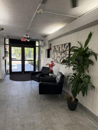 250 Jacaranda Drive, Unit 804, Plantation, FL 33324 Photo