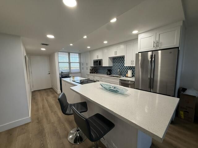 250 Jacaranda Drive, Unit 804, Plantation, FL 33324 Photo