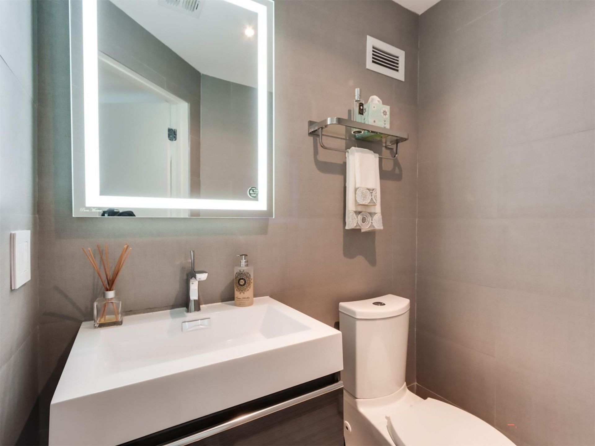 888 Intracoastal Drive, Unit 10E, Fort Lauderdale, FL 33304 Photo