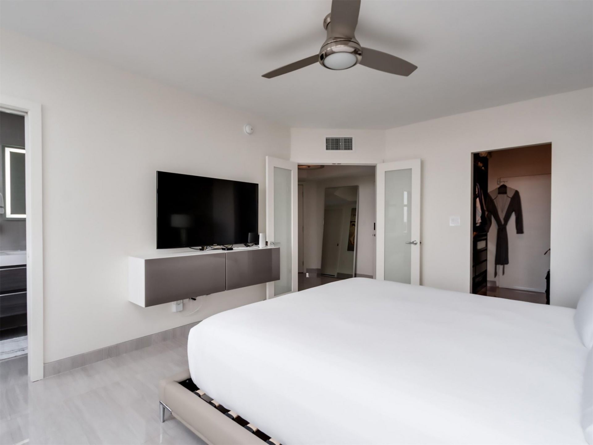 888 Intracoastal Drive, Unit 10E, Fort Lauderdale, FL 33304 Photo