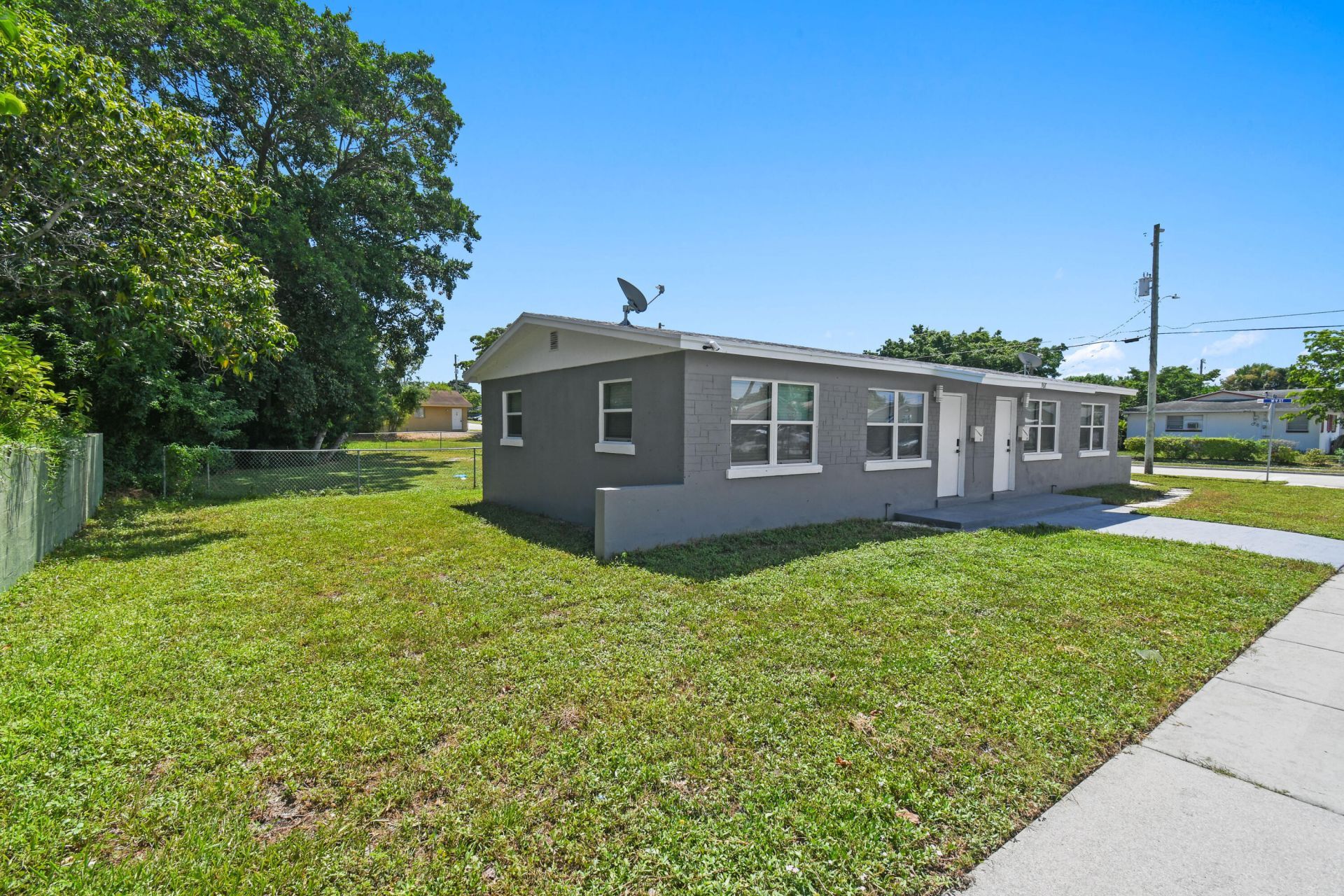 968 W 9th Street, Unit B2, Riviera Beach, FL 33404 Photo