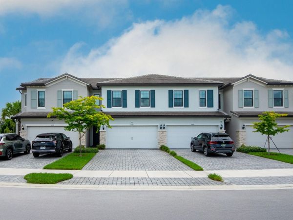 4486 Appleton Circle W, Oakland Park, FL 33309
