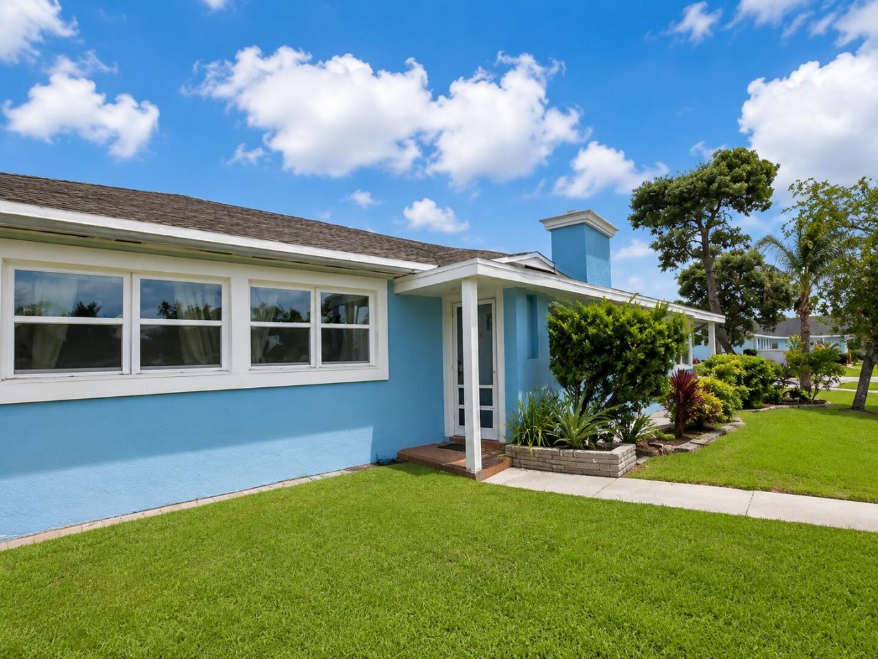 1001 Sunrise Boulevard, Fort Pierce, FL 34950 Photo
