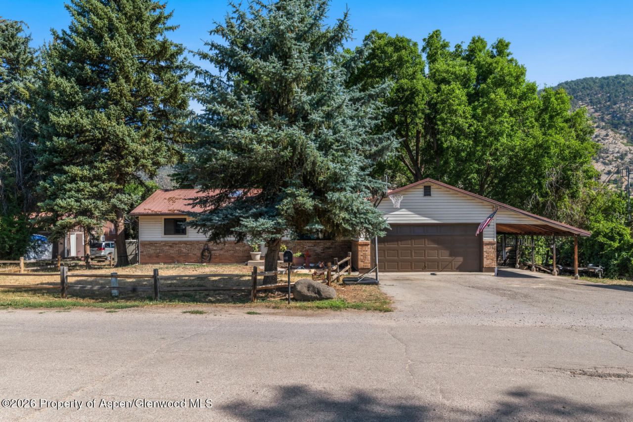 625 Overlin Drive, Glenwood Springs, CO 81601 Main Photo