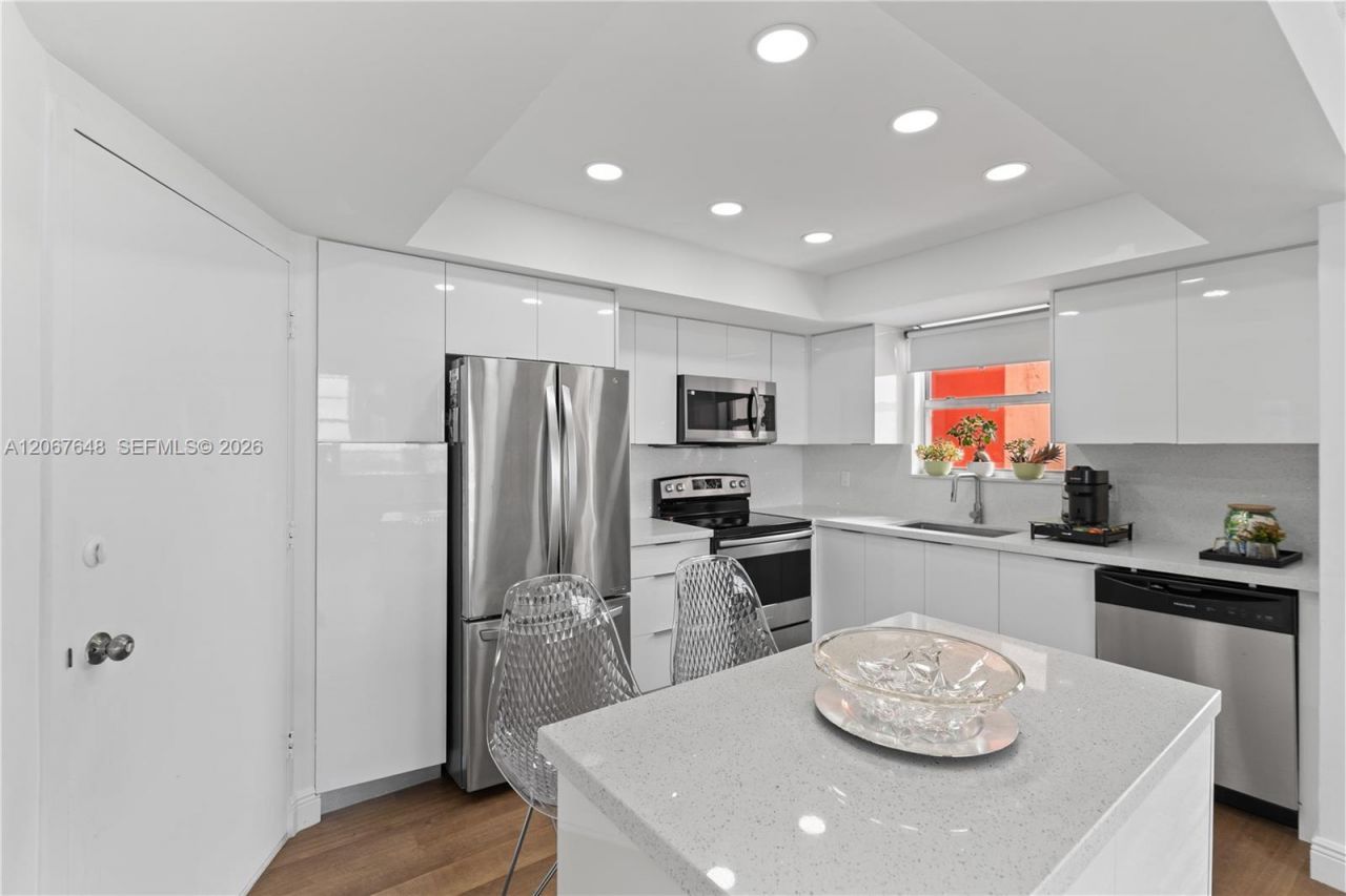 1301 NE Miami Gardens Dr, Unit 1515W, Miami, FL 33179 Photo