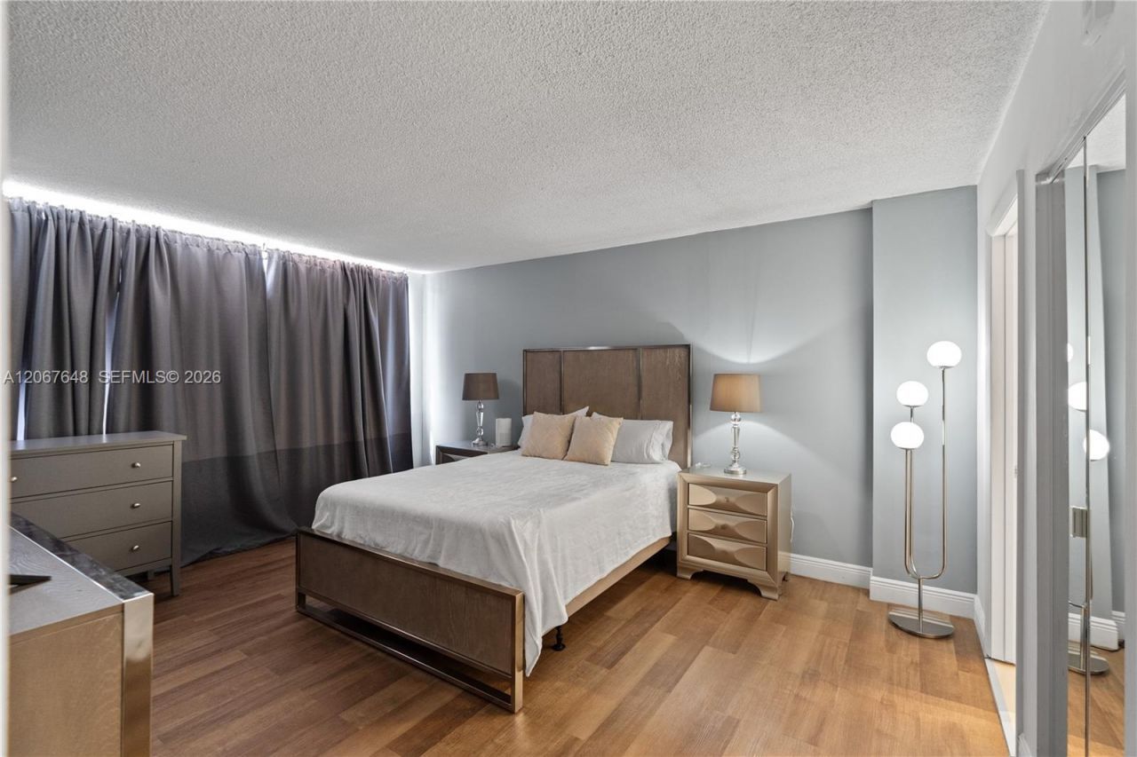 1301 NE Miami Gardens Dr, Unit 1515W, Miami, FL 33179 Photo