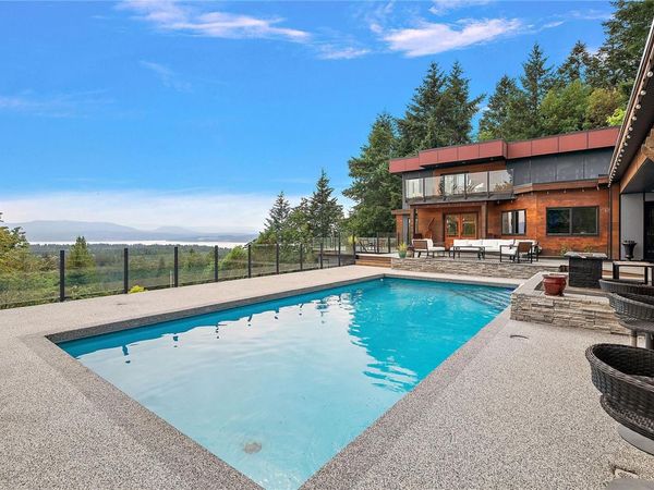 11295 Acorn Pl, North Saanich, BC V8L 5K7