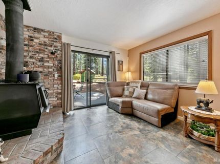1735 Nadowa Street, South Lake Tahoe, CA 96150 Photo
