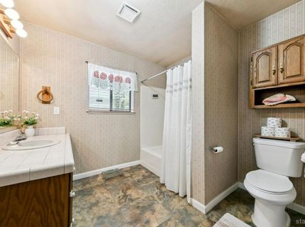 1735 Nadowa Street, South Lake Tahoe, CA 96150 Photo