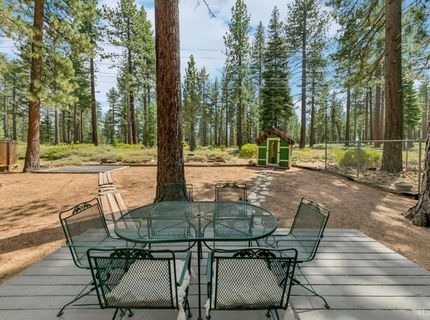 1735 Nadowa Street, South Lake Tahoe, CA 96150 Photo