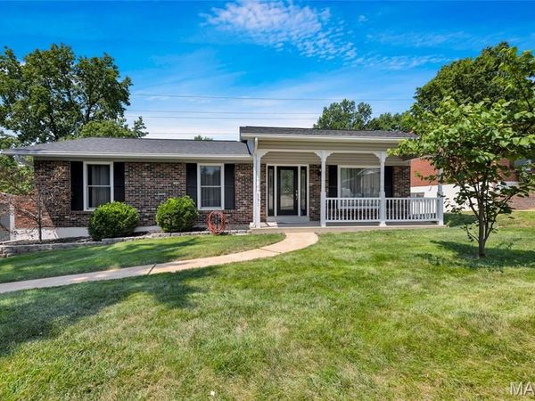 391 Crestbury Drive, Ballwin, MO 63011