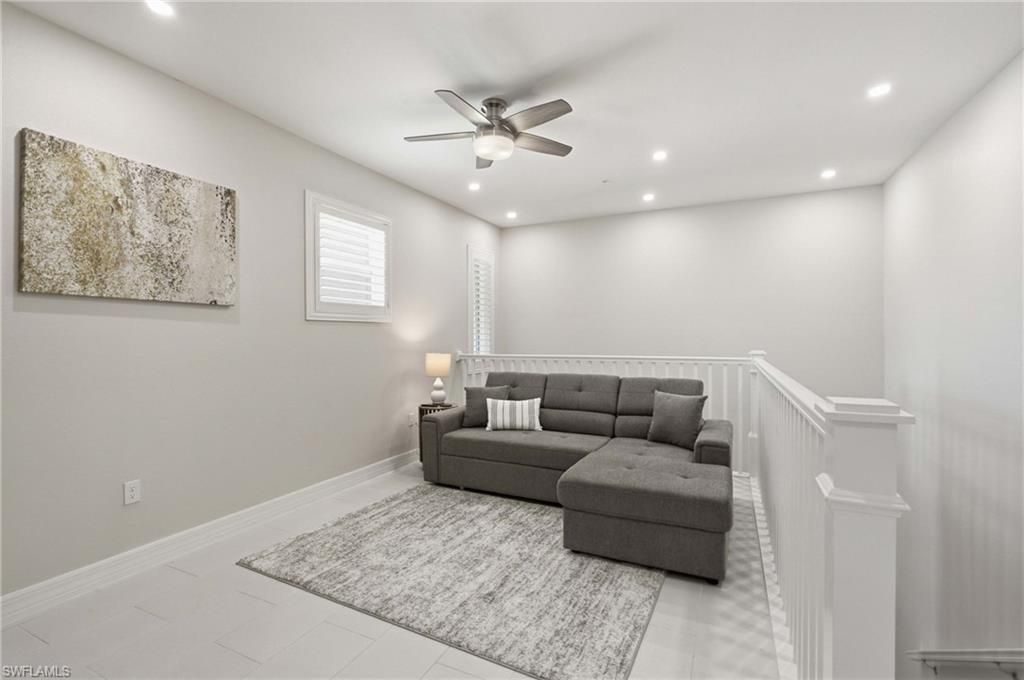 239 Indies Dr E, Unit 202, Naples, FL 34114 Photo