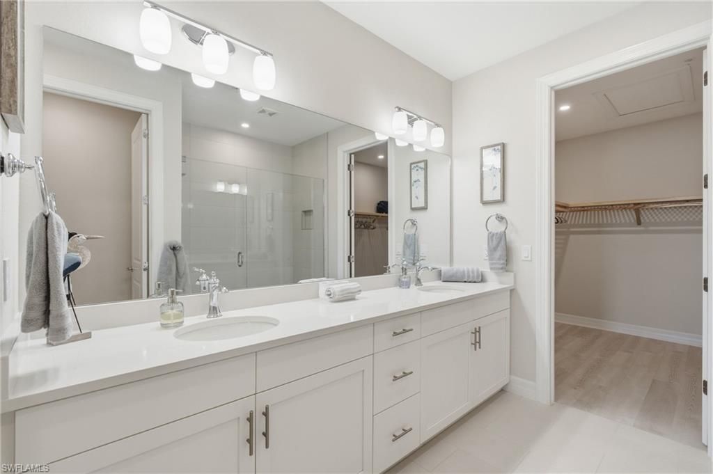 239 Indies Dr E, Unit 202, Naples, FL 34114 Photo